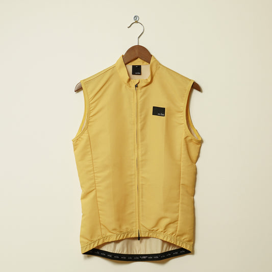 Front of women's mellow cycling gilet